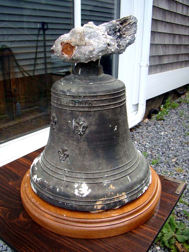 SALVAGED FROM A SHIPWRECK!! A fabulous ship's bell dated 1776. — image 3